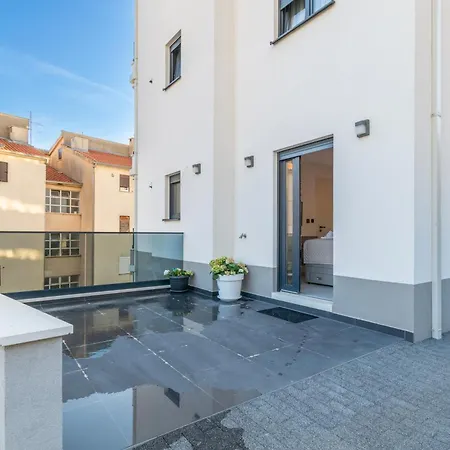 Apartament Lux Aleo *