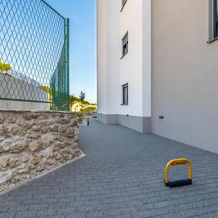 Lux Aleo * Makarska